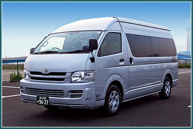 九人座廂型車