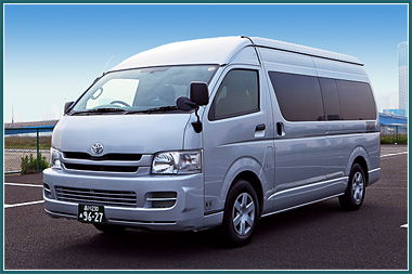 Hiace COMMUTER 多人用轎車